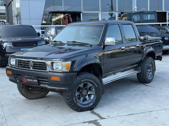 TOYOTA HILUX 2.8 SR5 4X4 CD 8V DIESEL 4P MANUAL TOYOTA HILUX 2.8 SR5 4X4 CD 8V DIESEL 4P MANUAL